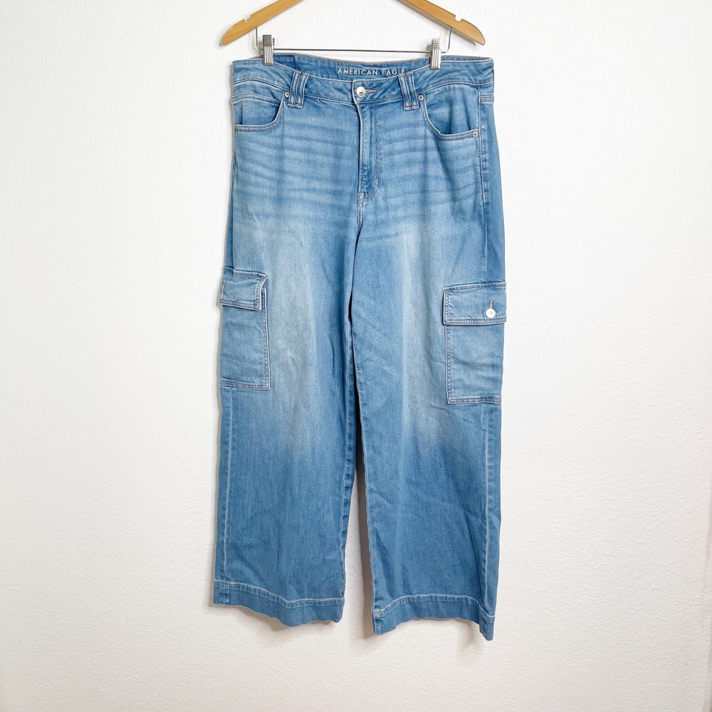 American Eagle Super High-Rise Baggy Wide Leg Cargo Jeans Light Wash Blue 14 R